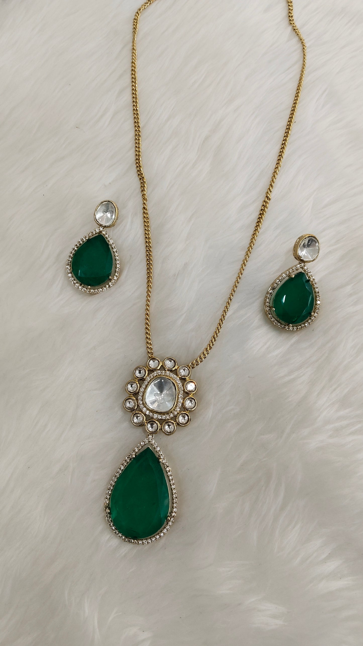 Green Gold Moissanite Kundan Necklace Indian Jewellery Solis Chain Set
