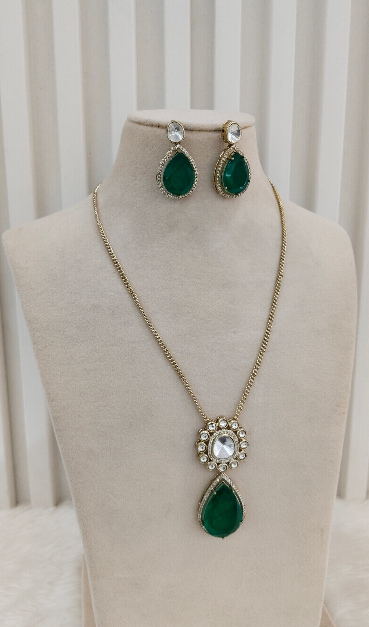 Green Gold Moissanite Kundan Necklace Indian Jewellery Solis Chain Set