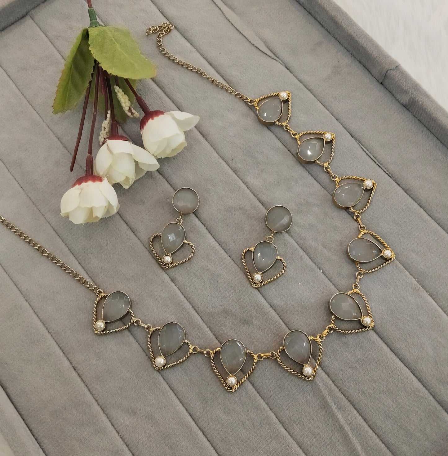 Grey Victorian Necklace Indian Jewellery Escourt Set