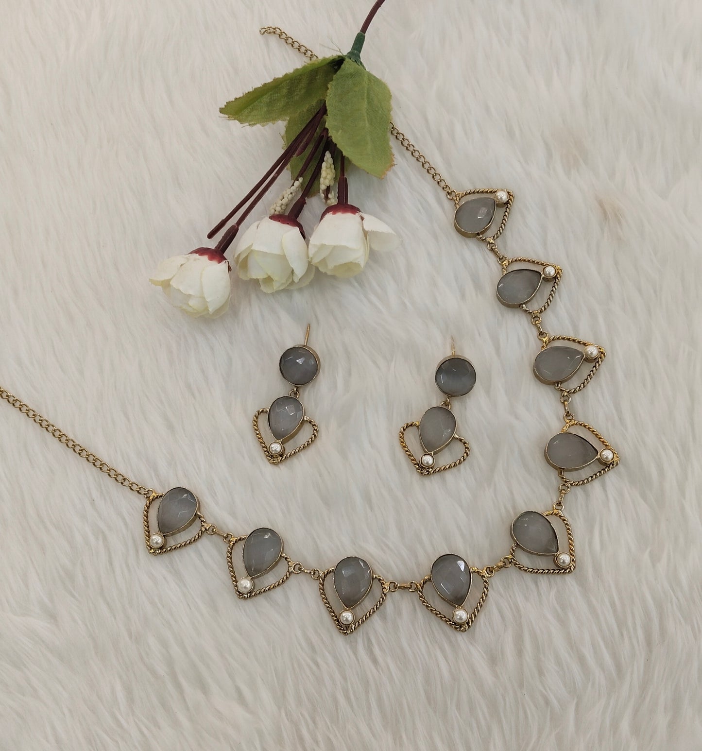 Grey Victorian Necklace Indian Jewellery Escourt Set