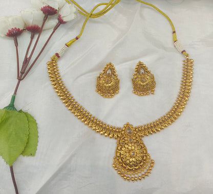 Gold Polki Necklace set/ Gold Necklace Amiri sets