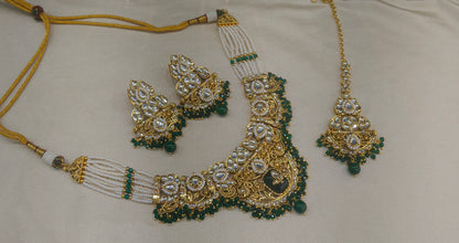 Green Kundan necklace Set/ kundan Indian jewellery kundan Gita sets