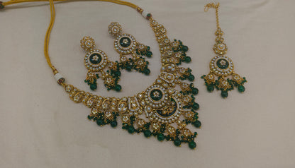 Green Kundan necklace Set/ kundan Indian jewellery kundan Ravina sets