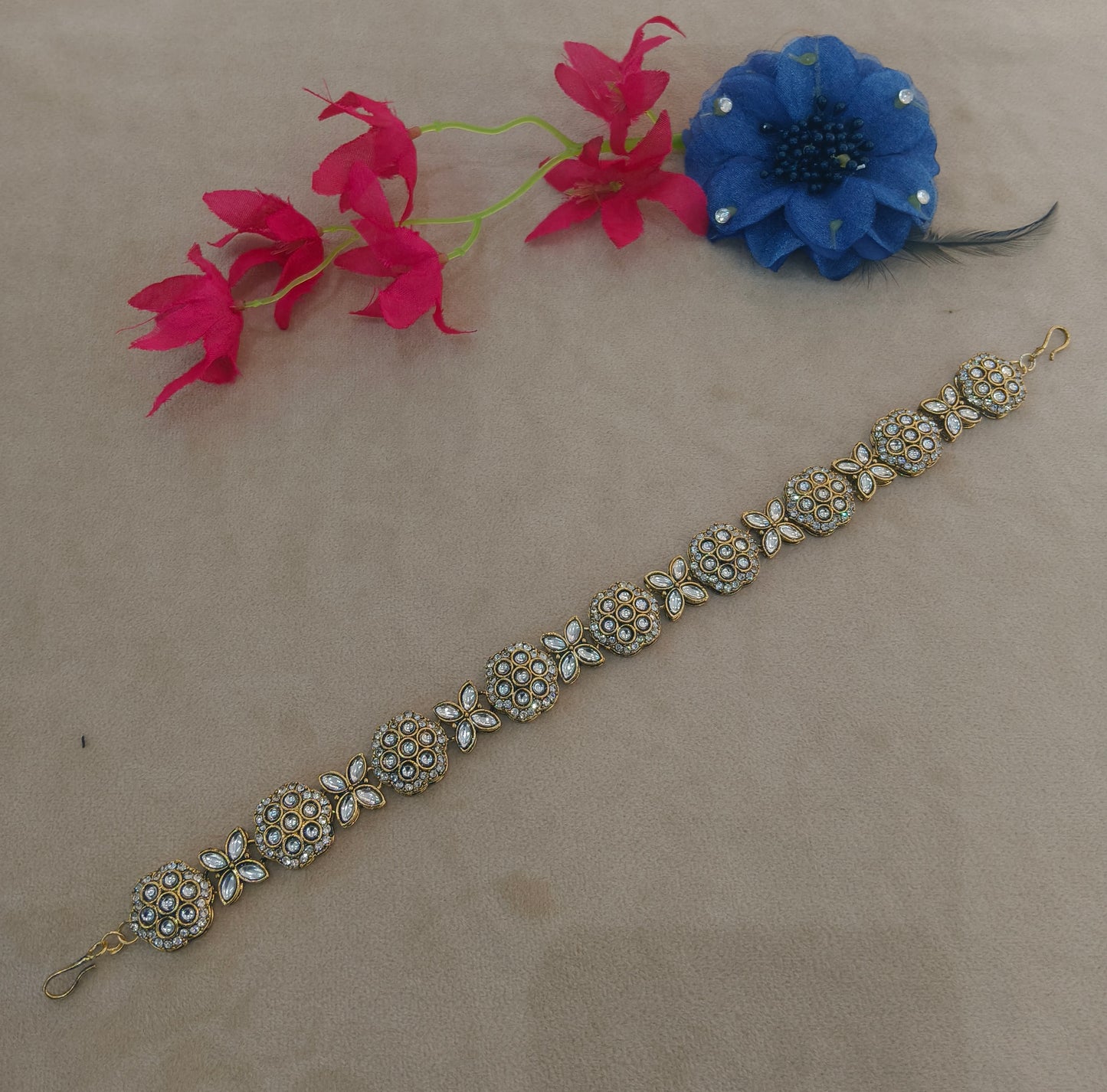 Gold White Headpiece Matha Patti sheesh fool Head Jewellery