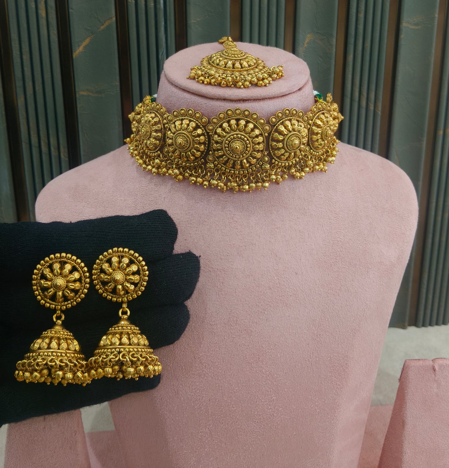 Gold Polki Choker Jewellery Selvi Set
