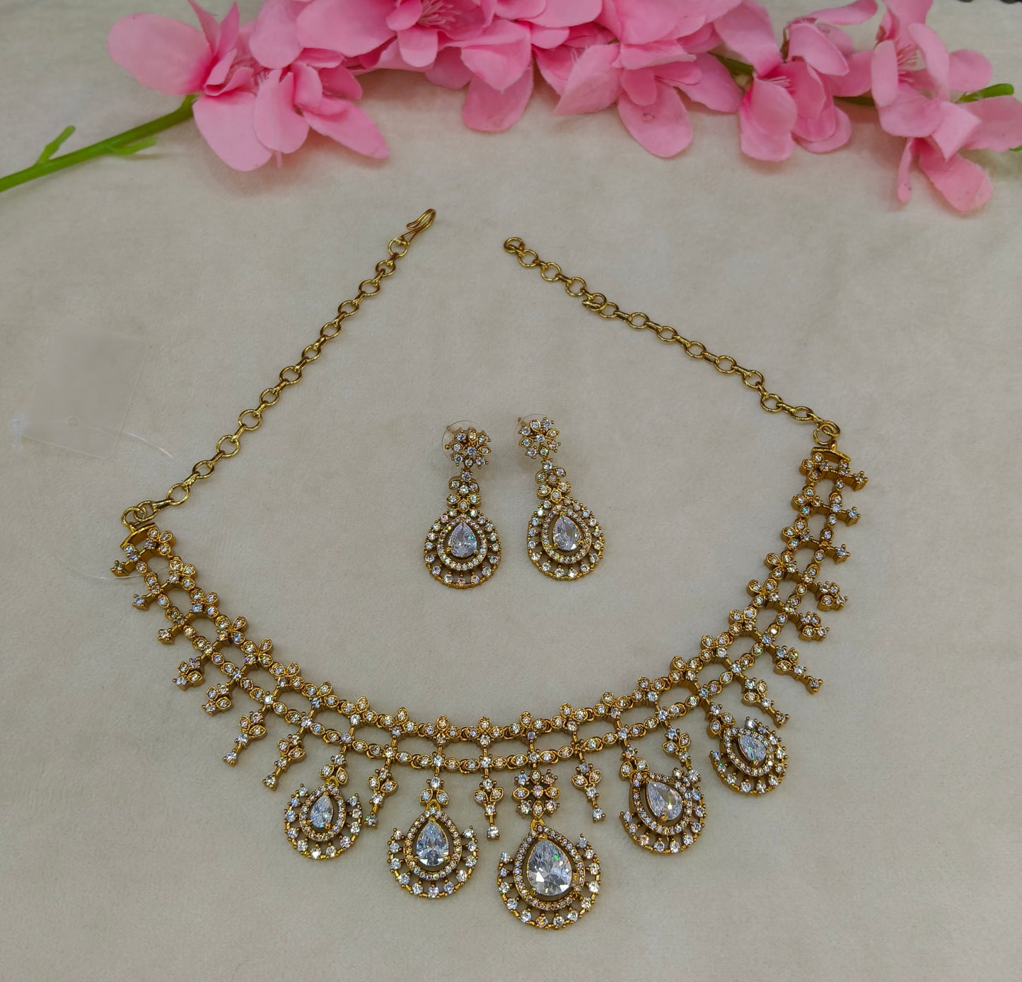 Antique Gold White CZ Necklace Indian Jewellery Pvita  Set
