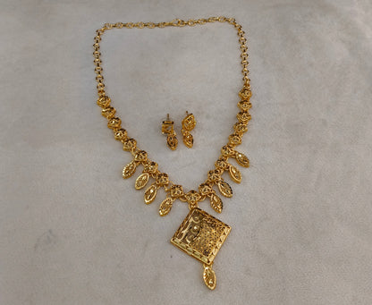Gold Forming Jewellery Teresa Necklace Set