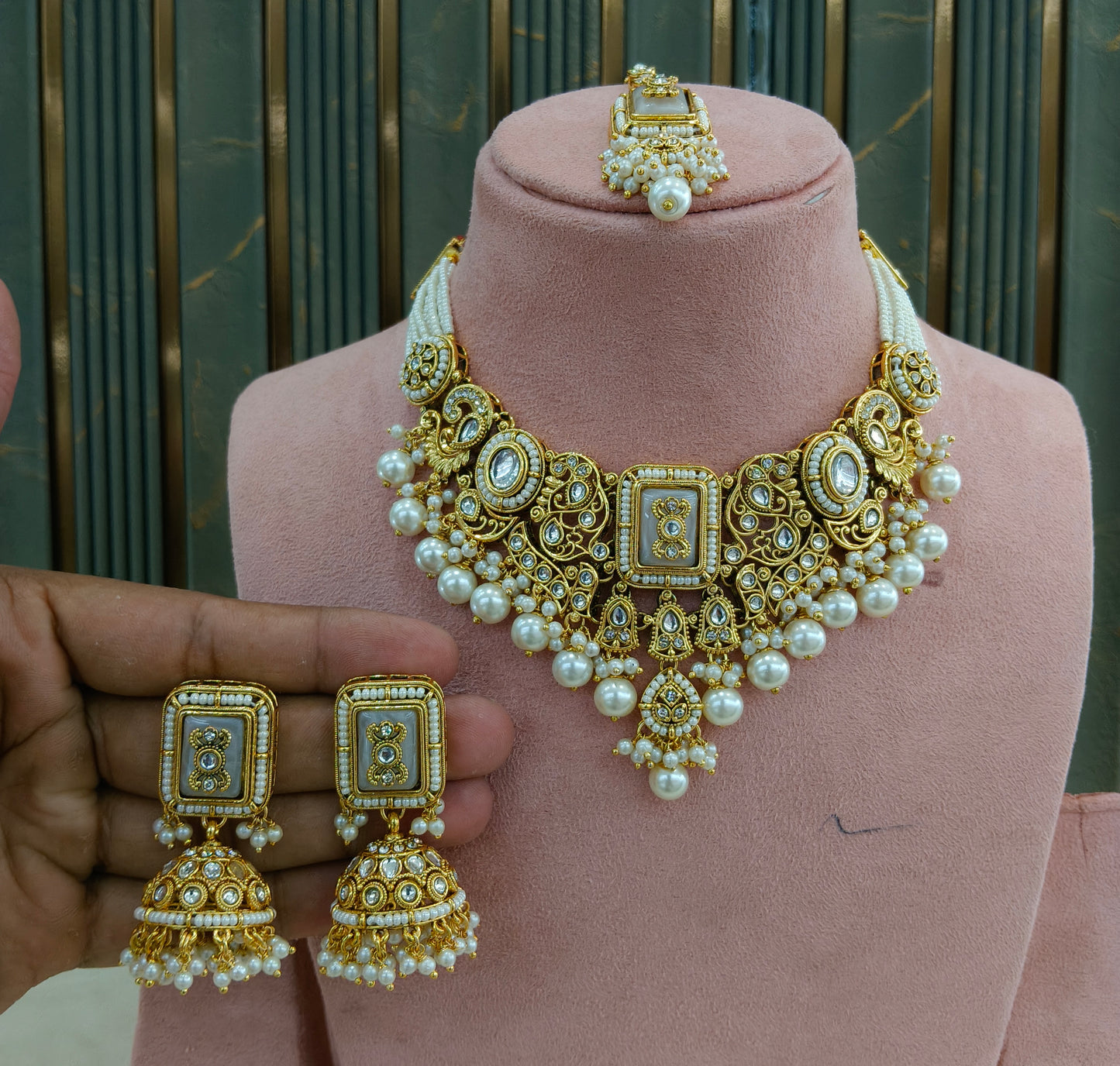 Gold Kundan necklace Set/ kundan Indian jewellery kundan Gurmeet sets