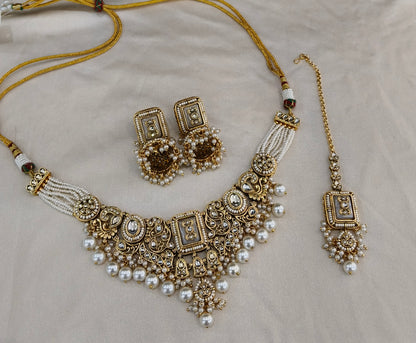 Gold Kundan necklace Set/ kundan Indian jewellery kundan Gurmeet sets