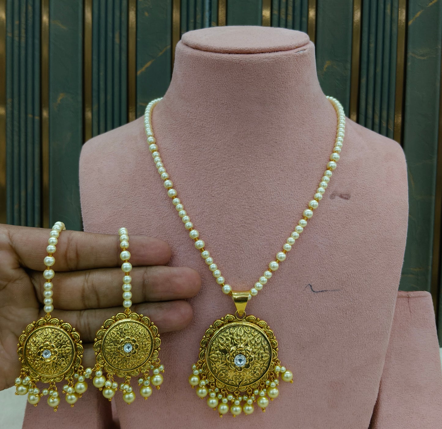 Gold White Jadau Punjabi Style Pendant Mehak Necklace Set