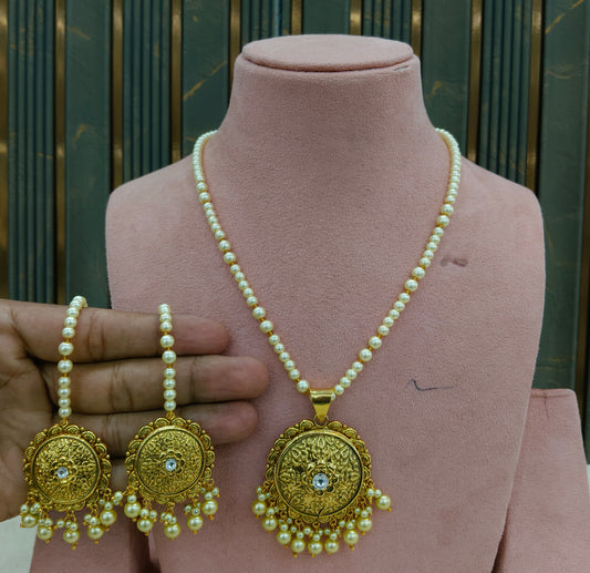 Gold White Jadau Punjabi Style Pendant Mehak Necklace Set