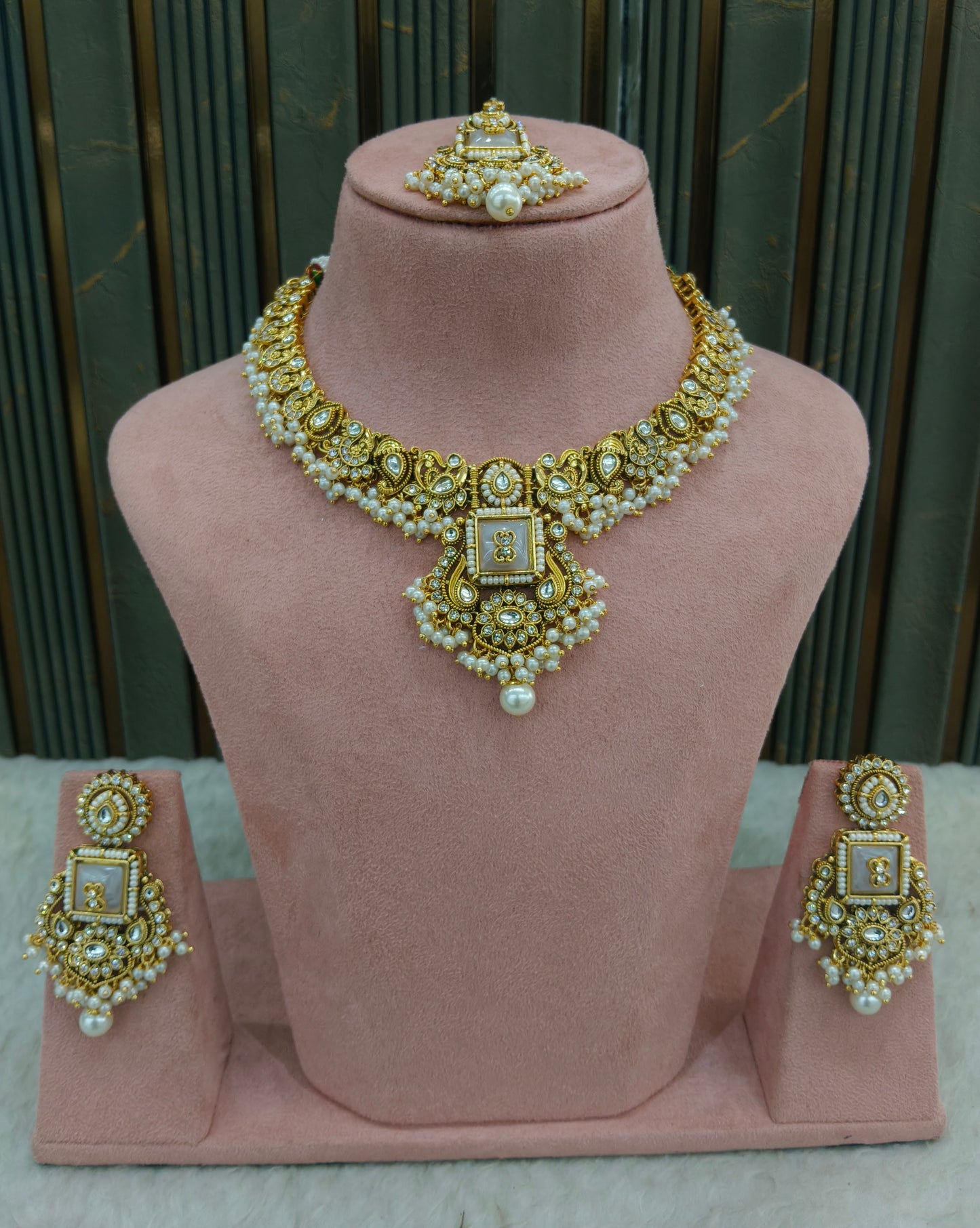 Gold White Kundan necklace Set/ kundan Indian jewellery kundan Soni sets