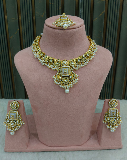Gold White Kundan necklace Set/ kundan Indian jewellery kundan Soni sets