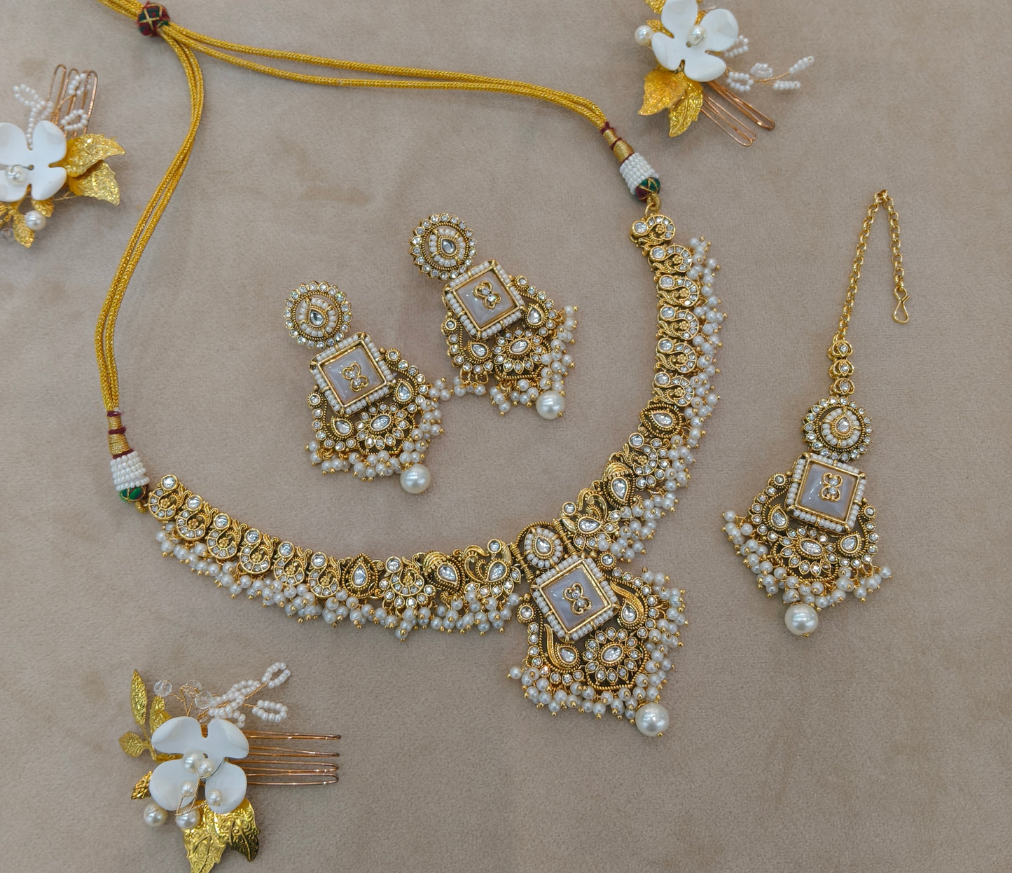 Gold White Kundan necklace Set/ kundan Indian jewellery kundan Soni sets