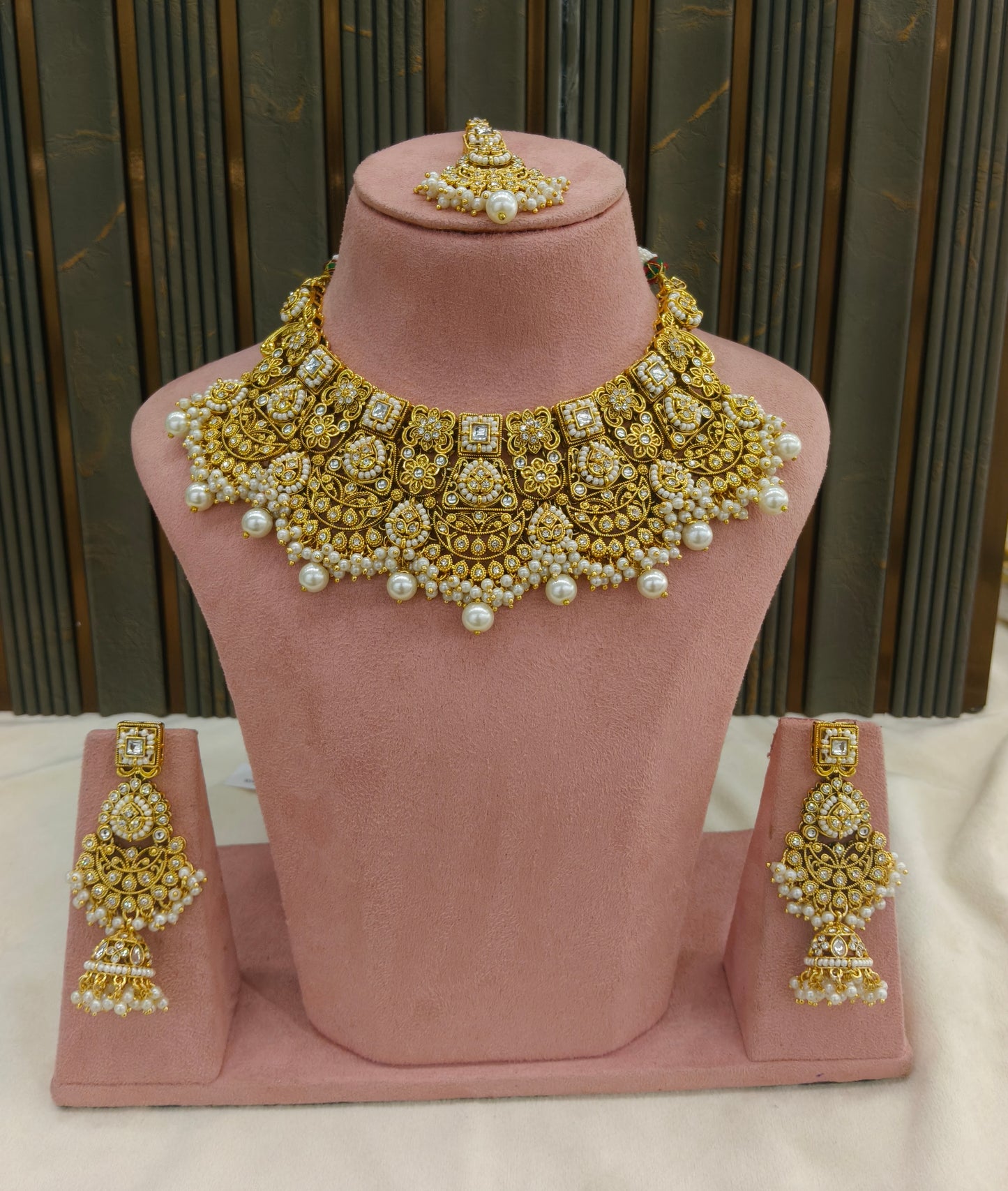 Gold White Kundan necklace Set/ kundan Indian jewellery kundan Hargun sets