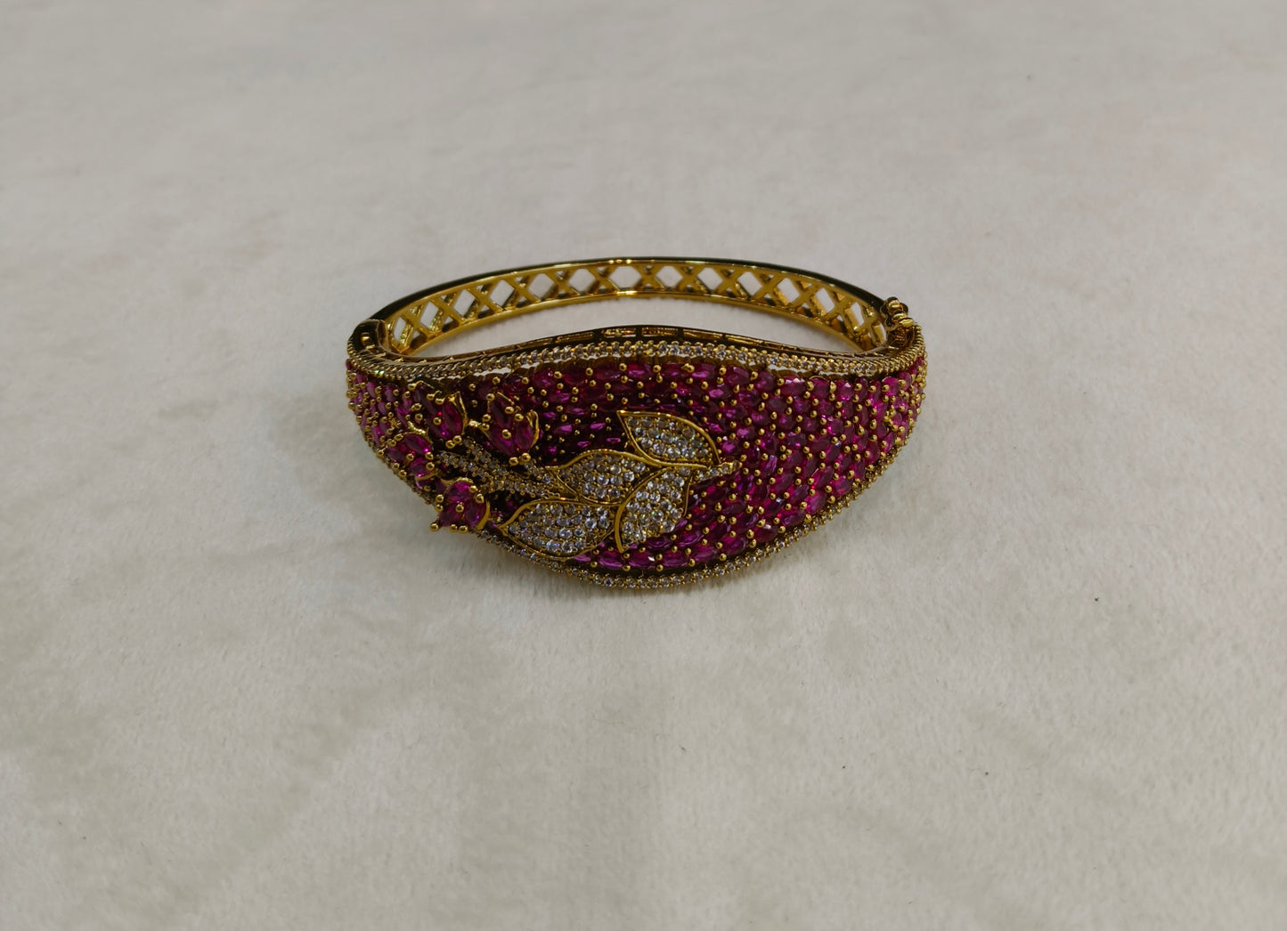 Antique Ruby AD Moissnaite Kundan Hand Bracelets Junia Jewellery