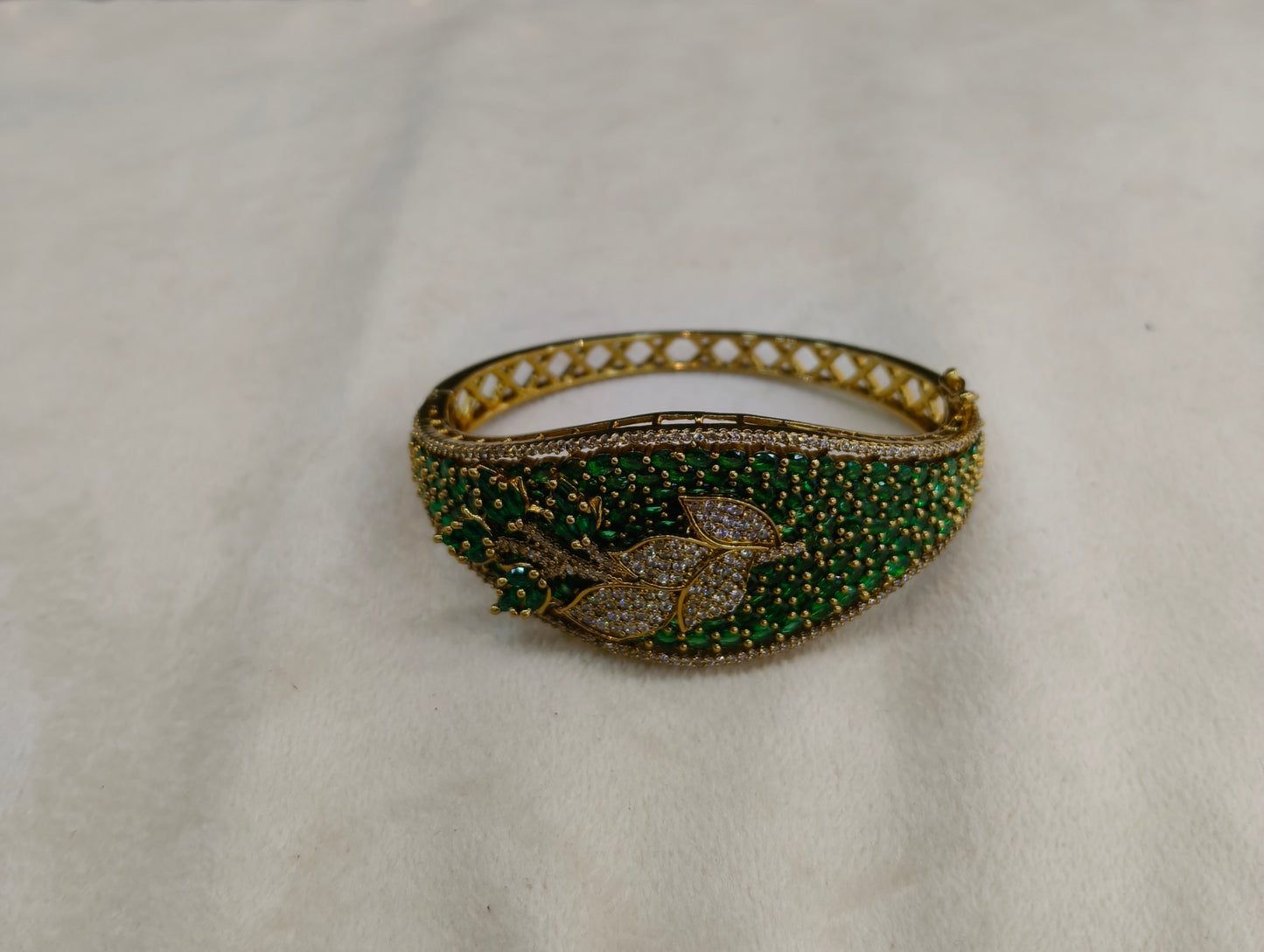 Antique Green AD Moissnaite Kundan Hand Bracelets Junia Jewellery