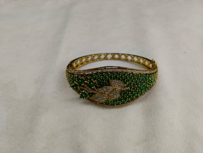 Antique Green AD Moissnaite Kundan Hand Bracelets Junia Jewellery