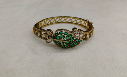 Antique Green AD Moissnaite Kundan Hand Bracelets Junia Jewellery