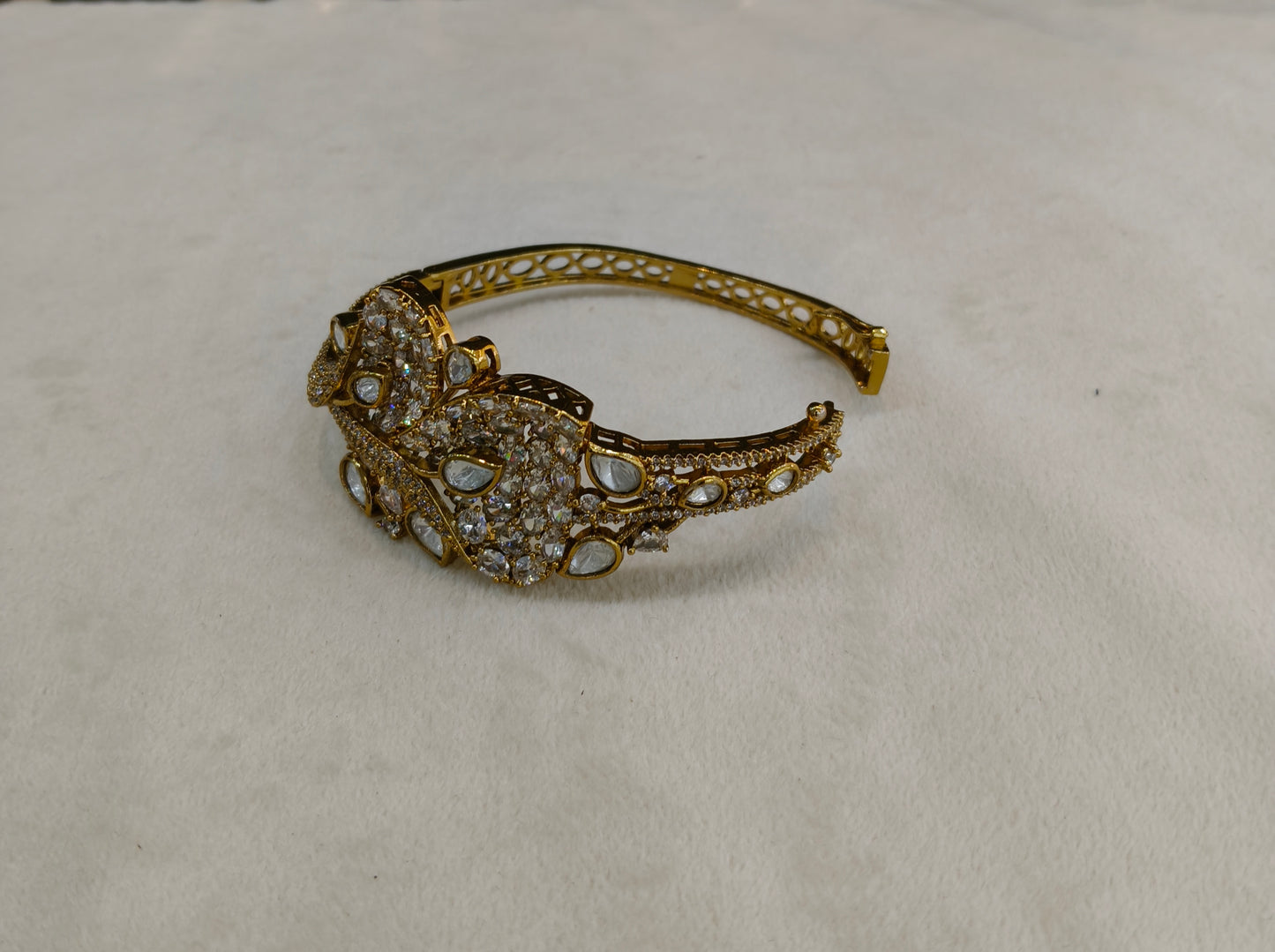 Antique White AD Moissnaite Kundan Hand Bracelets Junia Jewellery