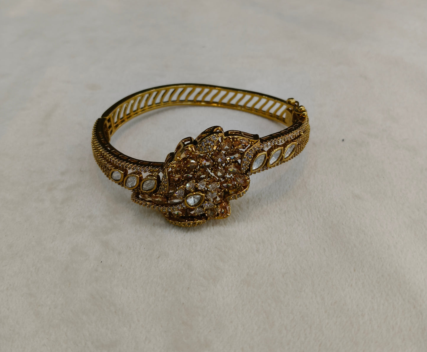 Antique White AD Moissnaite Kundan Hand Bracelets Junia Jewellery