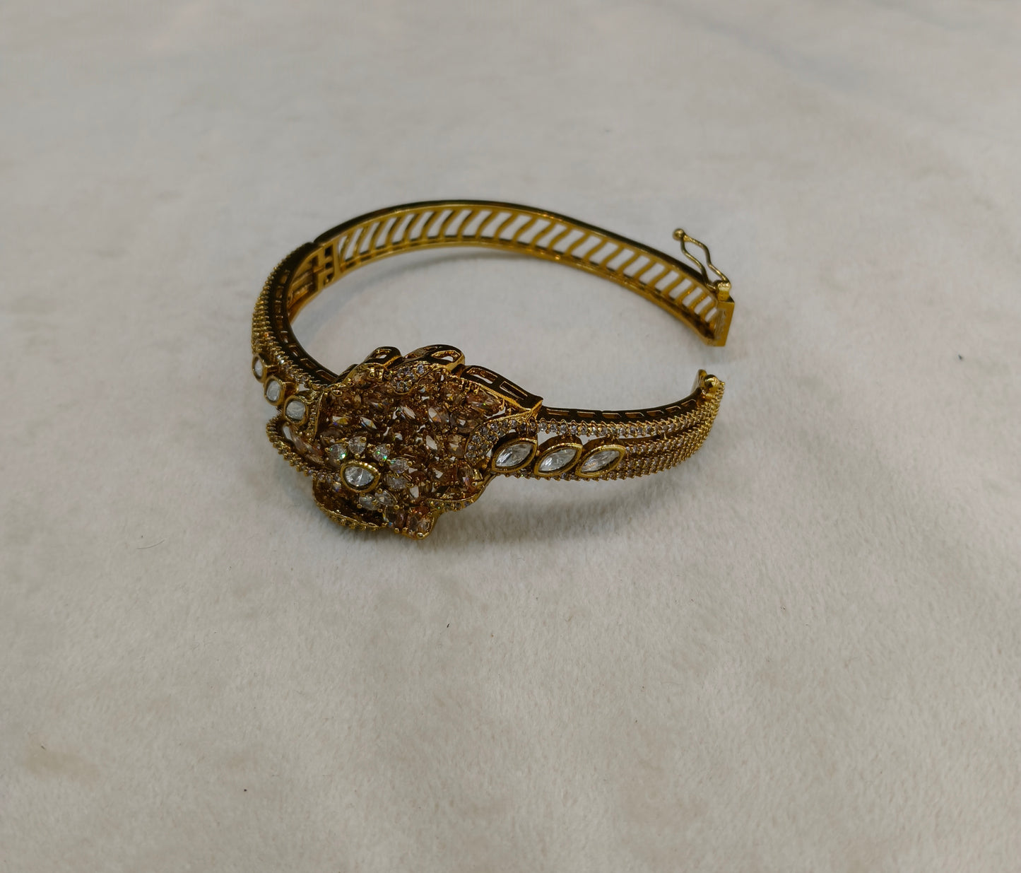 Antique White AD Moissnaite Kundan Hand Bracelets Junia Jewellery