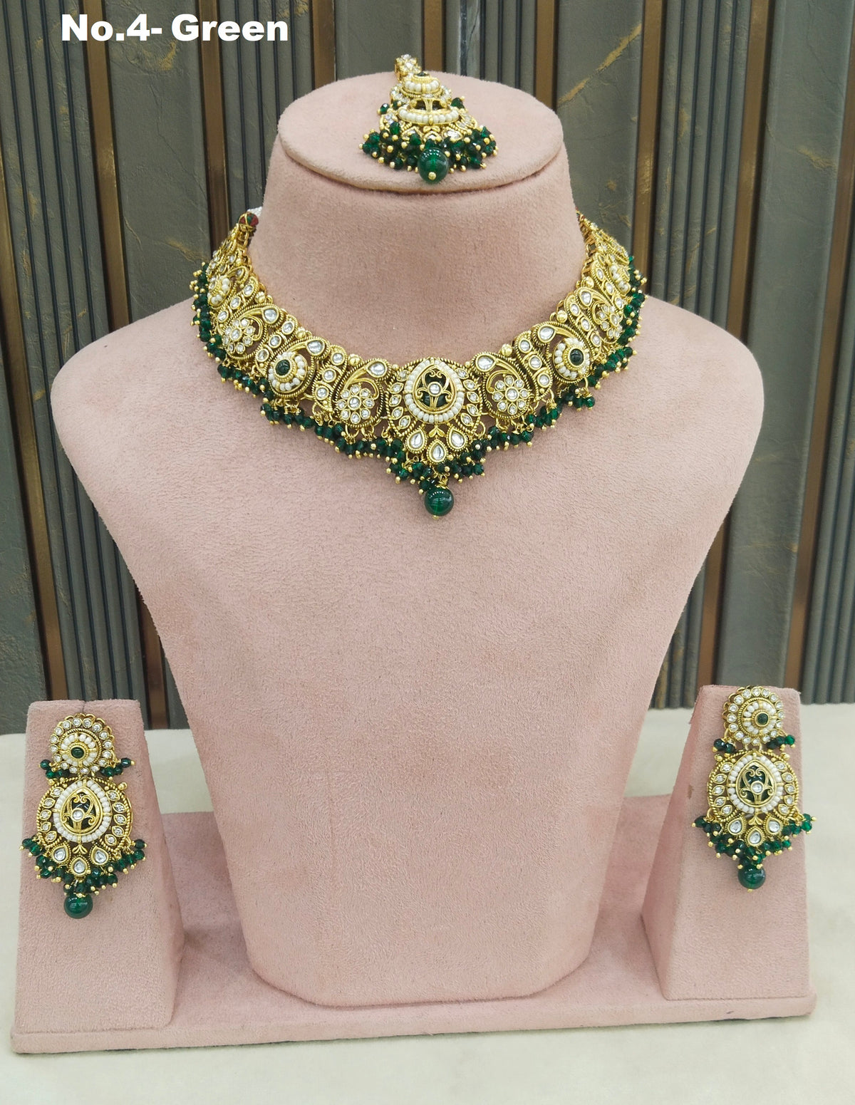 Green Kundan necklace Set/ Indian jewellery kundan Gitu sets