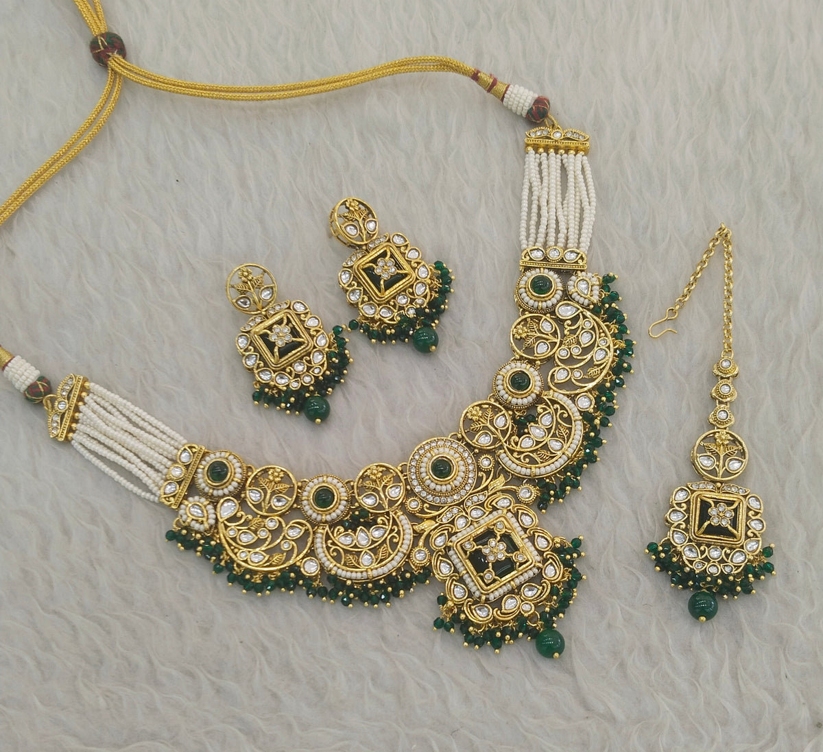 Green Kundan necklace Set/ Indian jewellery kundan Giri sets