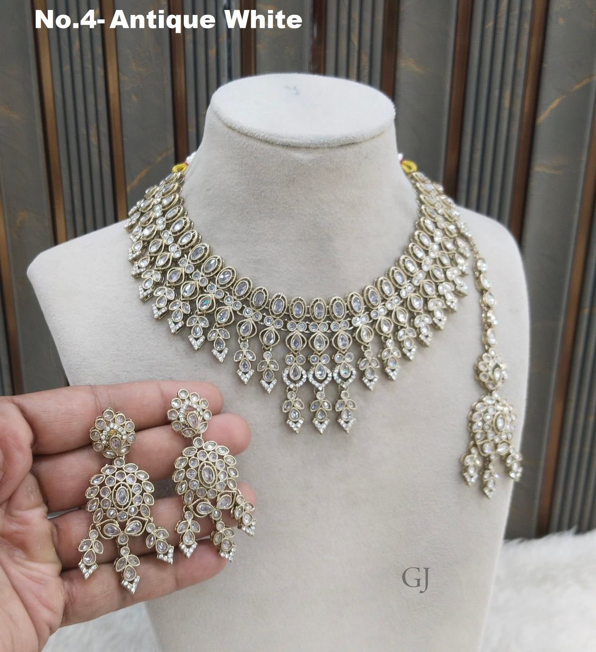 Antique White Necklace Set/ Antique gold Indian Baani Jewellery