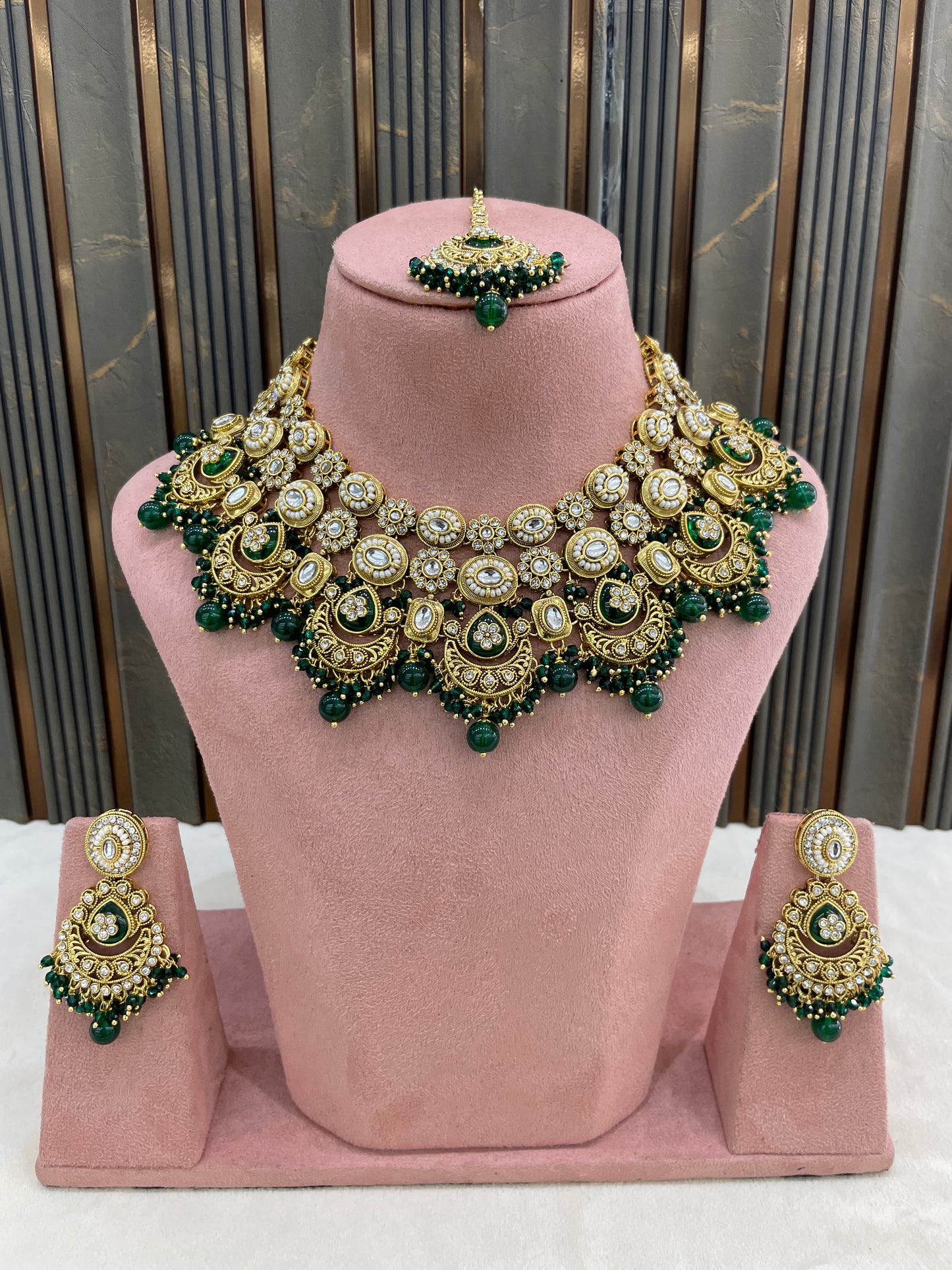 Gold Green Kundan necklace Set/ kundan Indian jewellery kundan Manjot sets