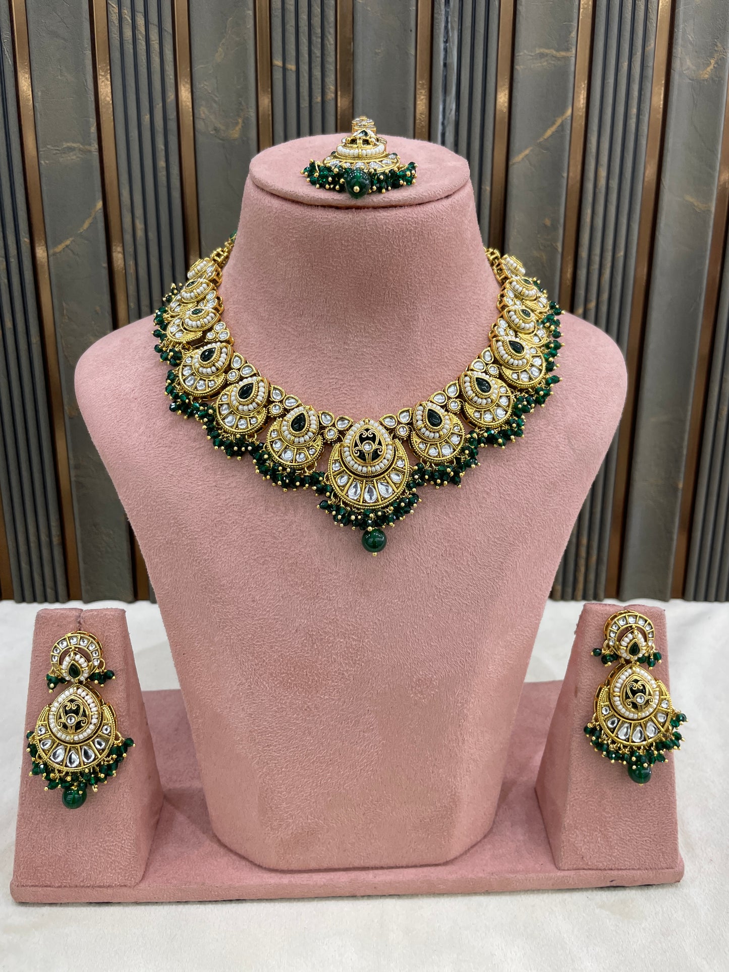 Gold Green Kundan necklace Set/ kundan Indian jewellery kundan Ekan sets