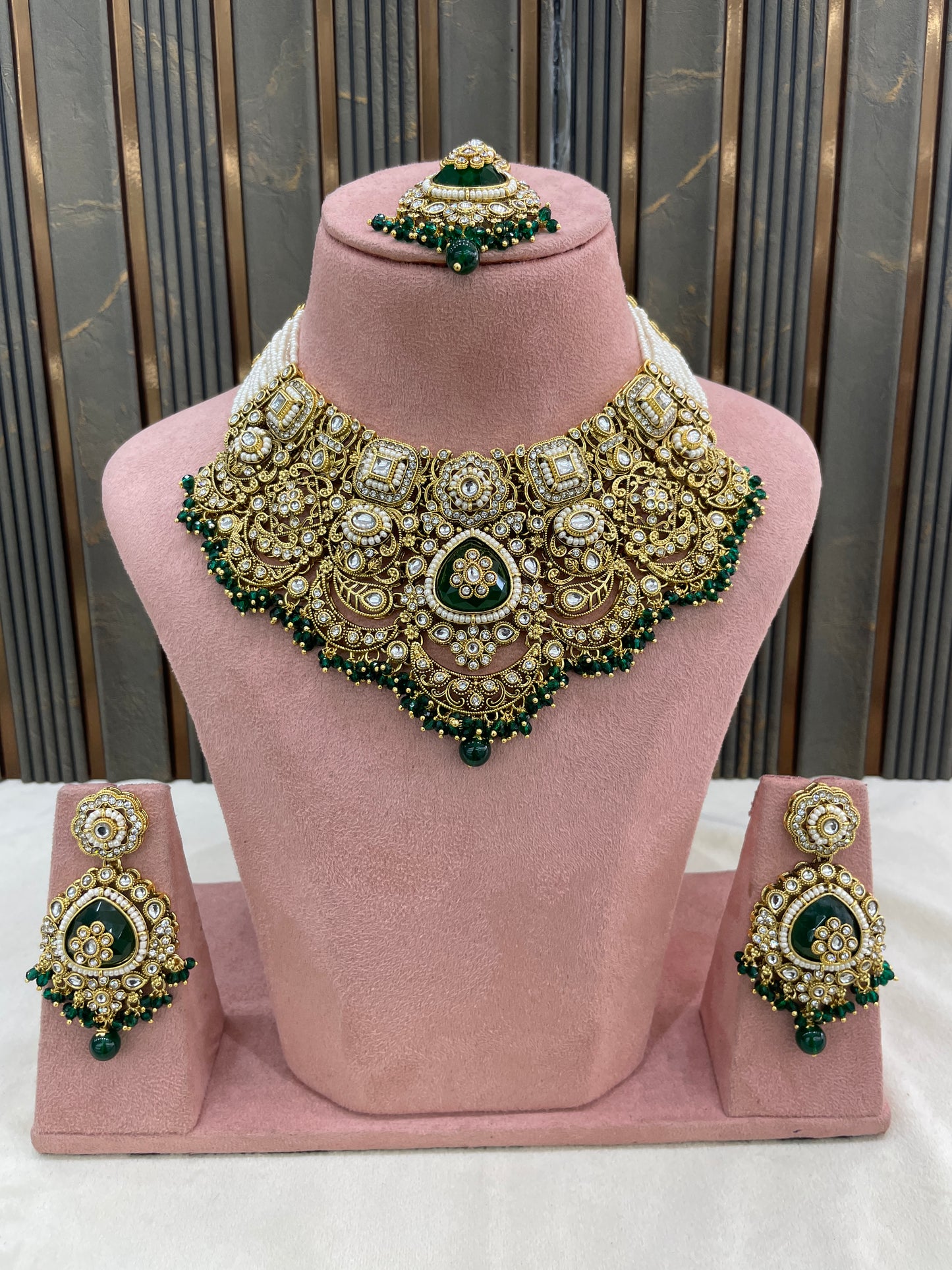 Gold Green Kundan necklace Set/ kundan Indian jewellery kundan Harjot sets
